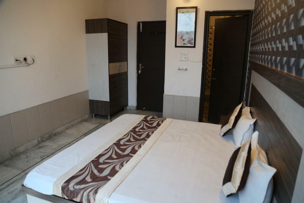 Time Square Guest House Jalandhar Exterior photo